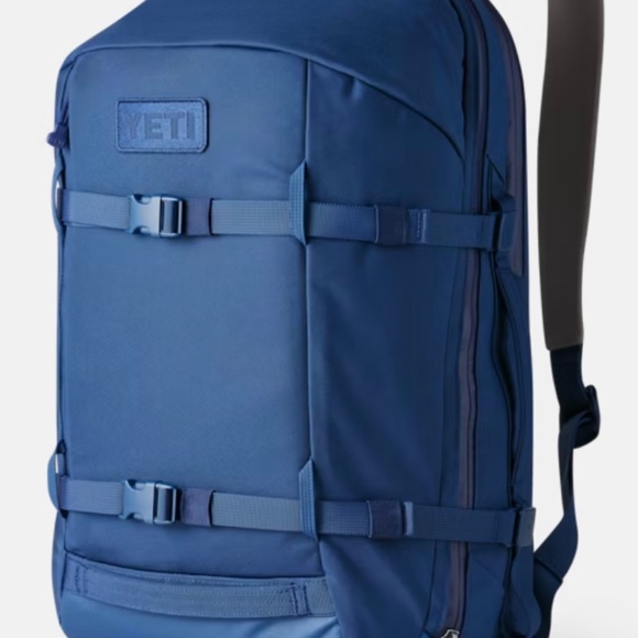 YETI NEW WITH TAGS CROSSROADS® 27L BACKPACK - Picture 2 of 12